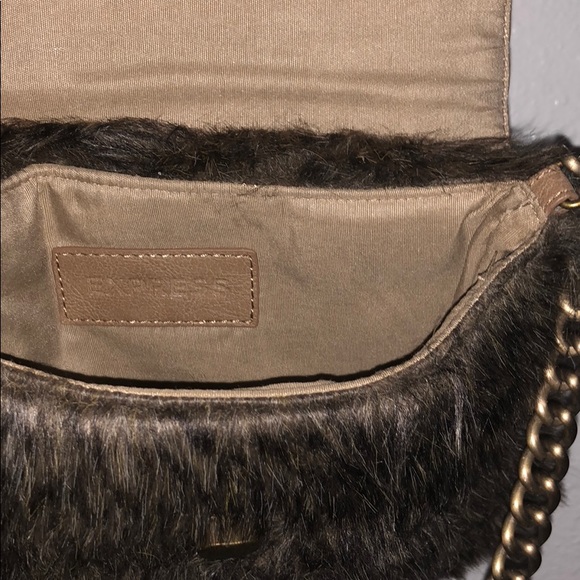 Downsizing - Picture 4 of 7